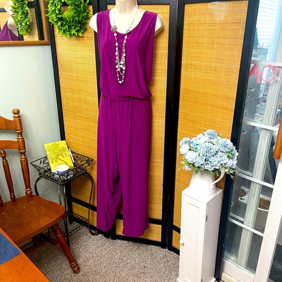 Tank Top-Magenta - Picture 2 of 5